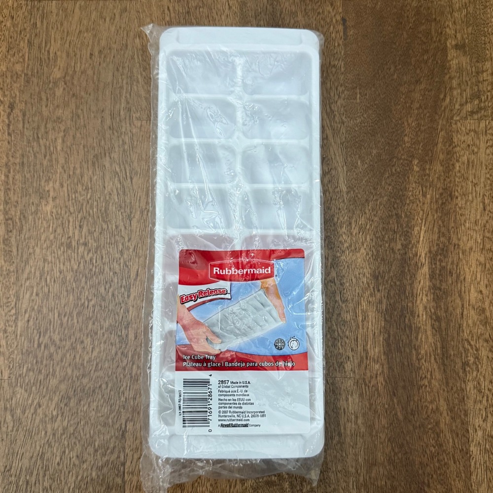Rubbermaid Easy Release Ice Cube Tray White Plastic 16 Cube 2867 Made in USA NEW